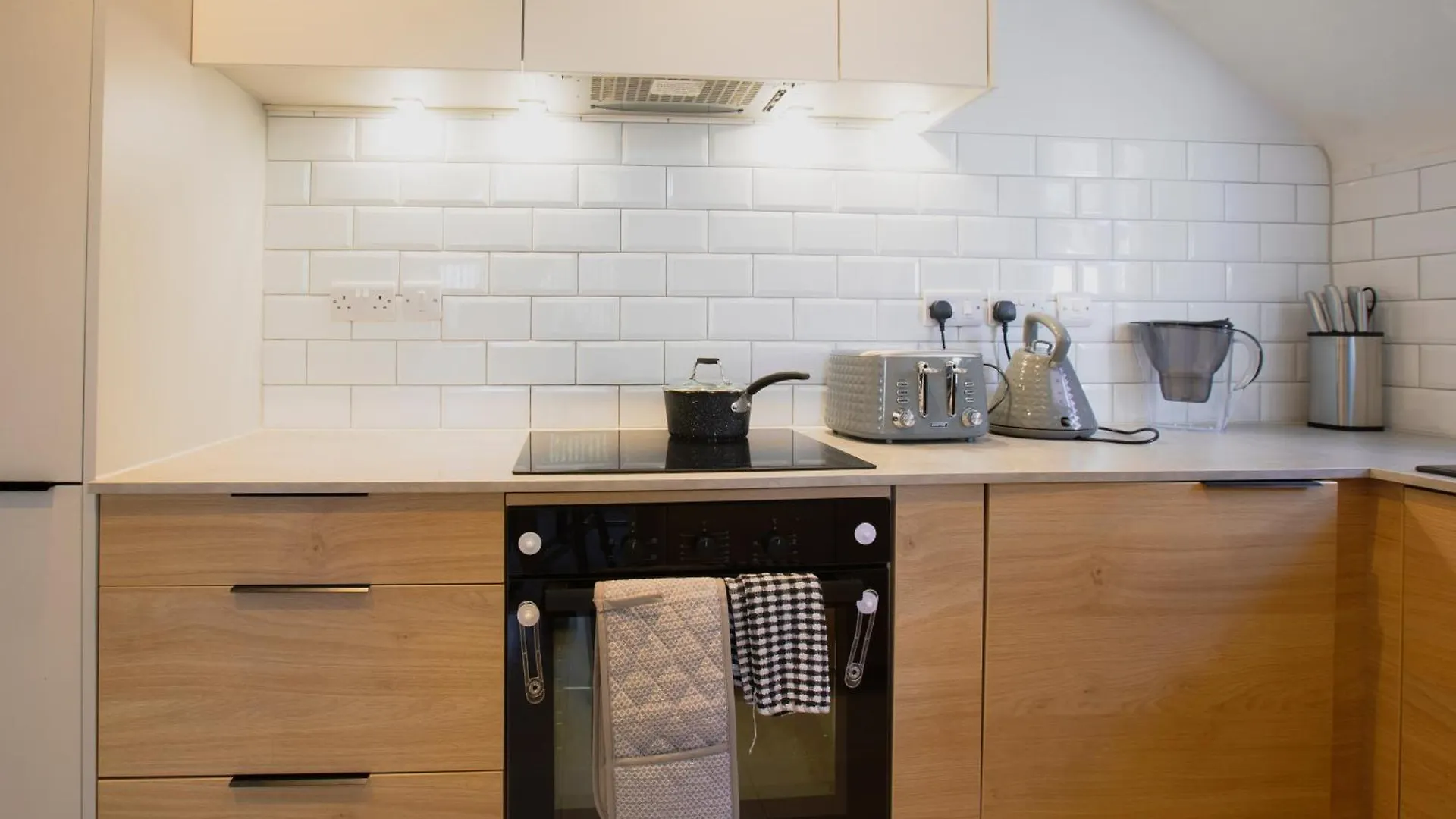 Central And Peaceful Two Bedroom Flat In Town Bournemouth United Kingdom