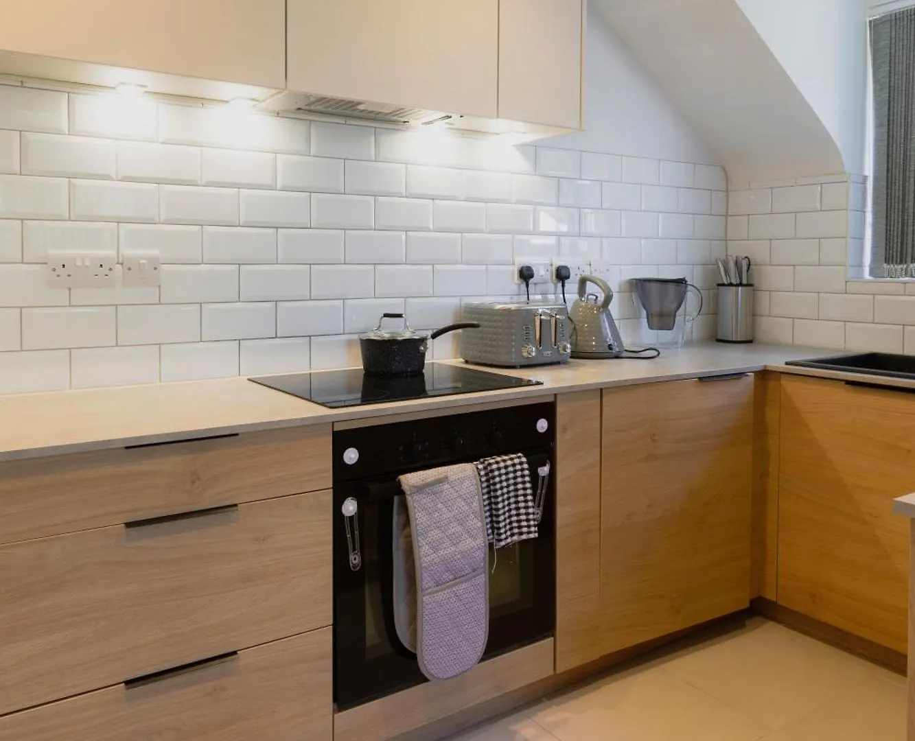Apartment Central And Peaceful Two Bedroom Flat In Town Bournemouth