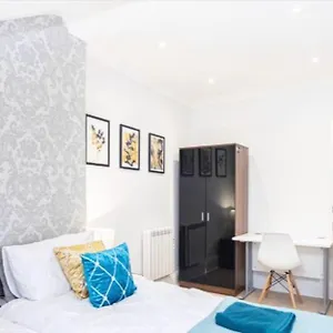 Fantastic With Views & Parking Apartment